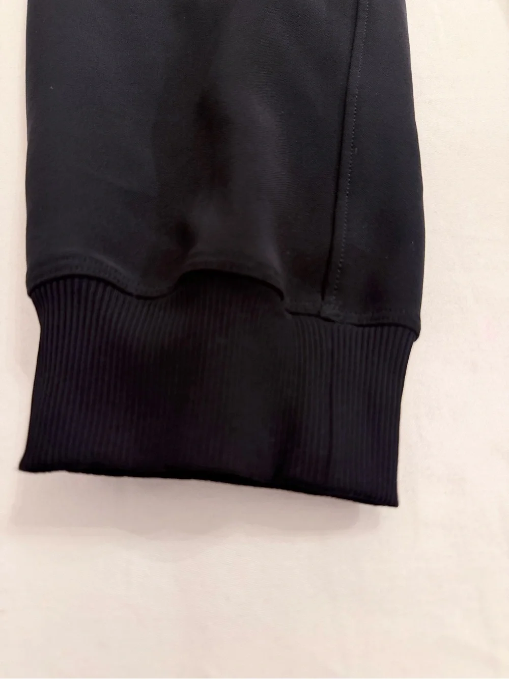 Lululemon Athletics Women’s Black Jogger Pants with Drawstring in Black Size 8